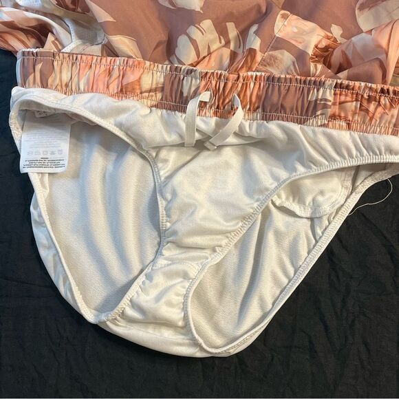 Women's Nike Dri-Fit Tempo Running Shorts w/ Palm/Tropical Pink Cream - Picture 5 of 6